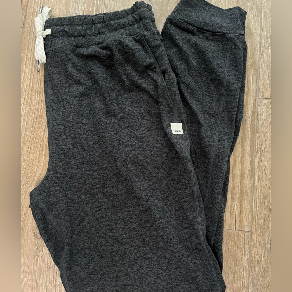 Vuori Black Ankle & Cropped Pants